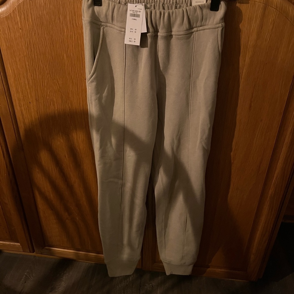 Abercrombie & Fitch Women’s Tan sweatpants